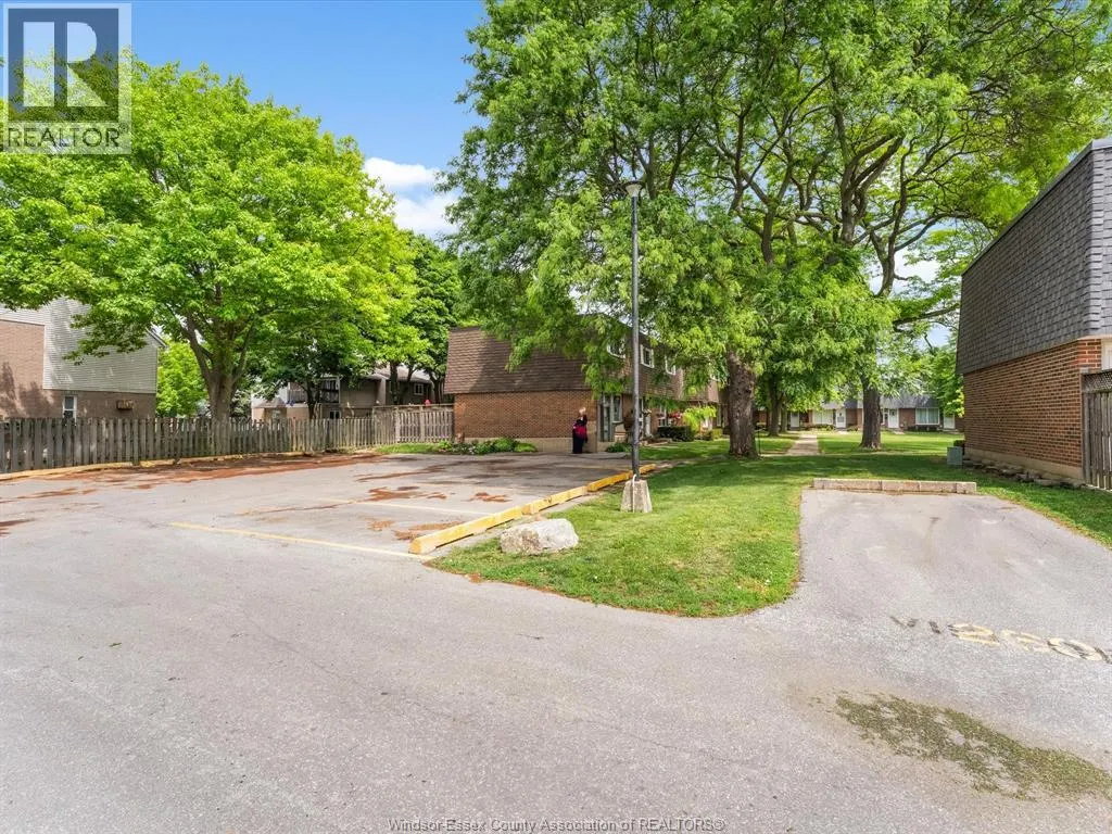 256 Victoria STREET South Unit# 32