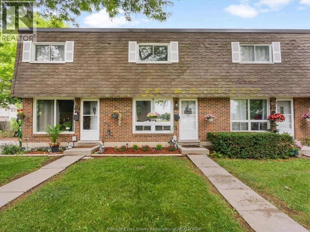 256 Victoria STREET South Unit# 32