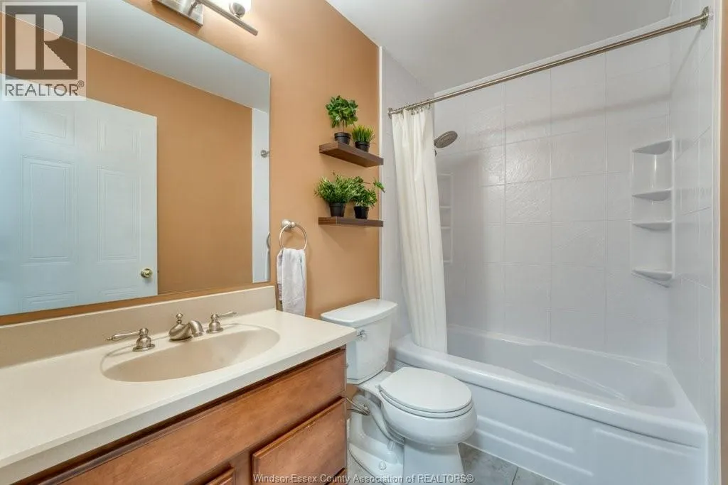 2592 Pillette Unit# 206
