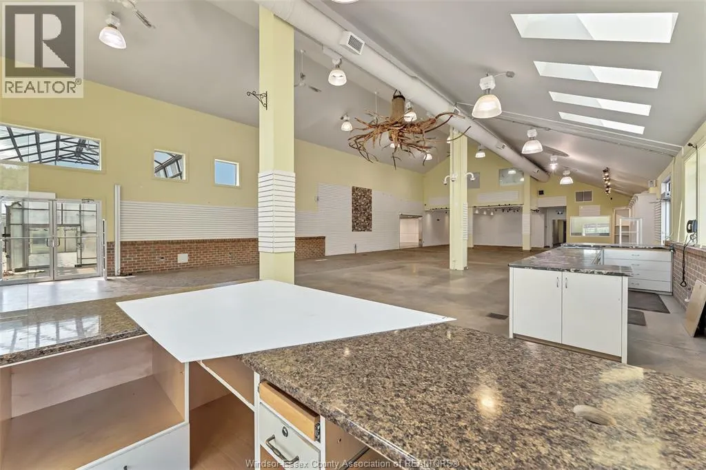 585 SEACLIFF DRIVE