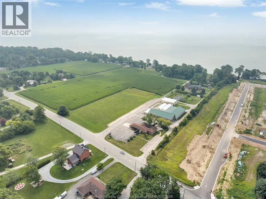 585 SEACLIFF DRIVE