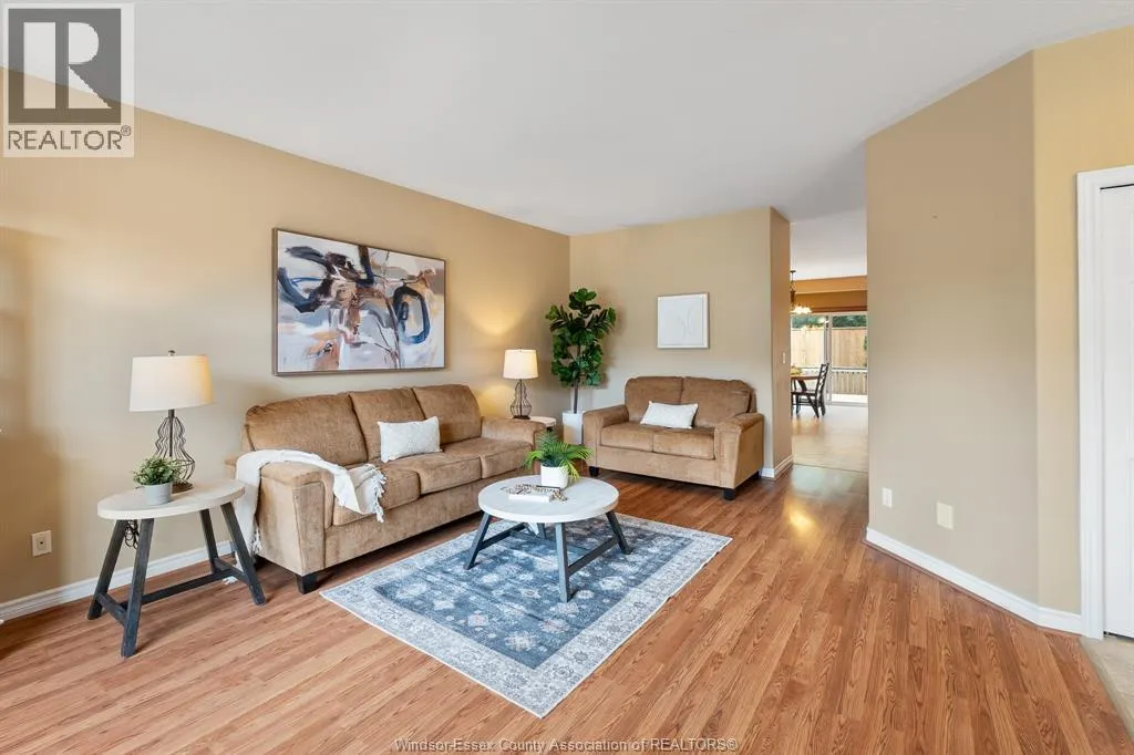 15 OAKGROVE LANE
