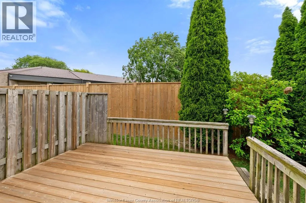 15 OAKGROVE LANE