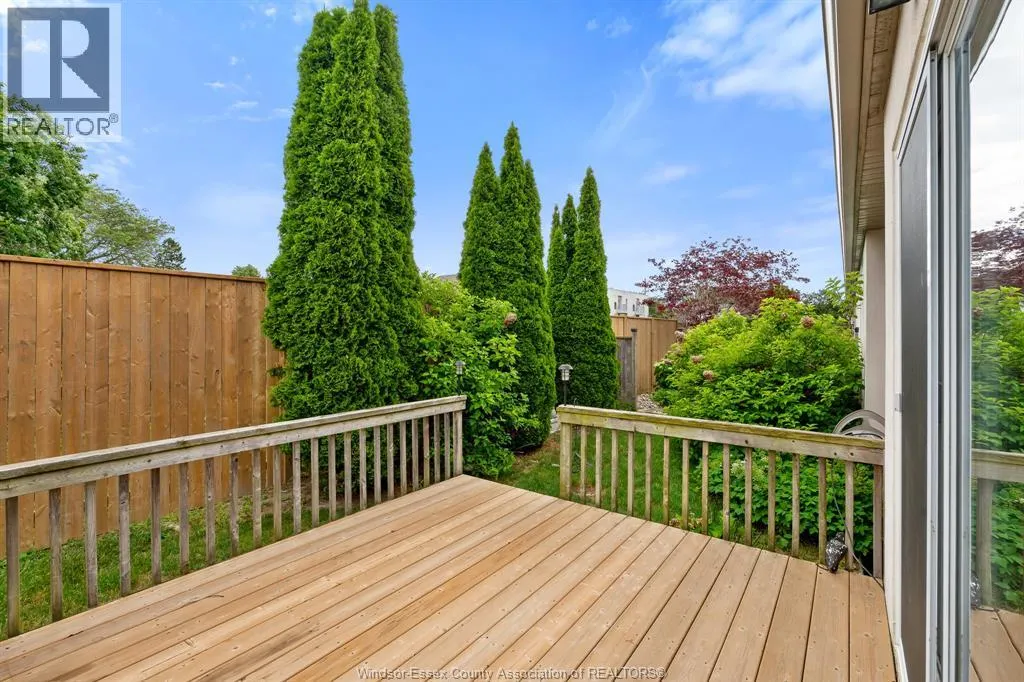 15 OAKGROVE LANE