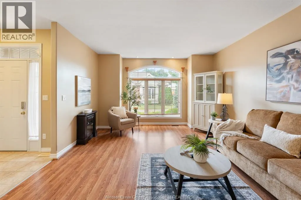 15 OAKGROVE LANE