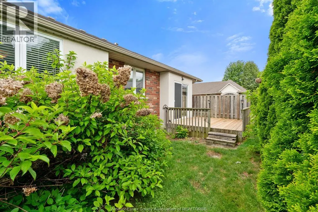 15 OAKGROVE LANE
