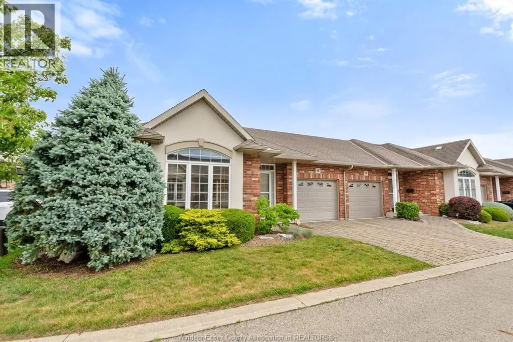 15 OAKGROVE LANE
