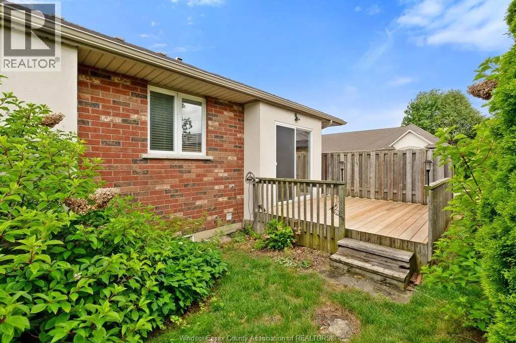 15 OAKGROVE LANE