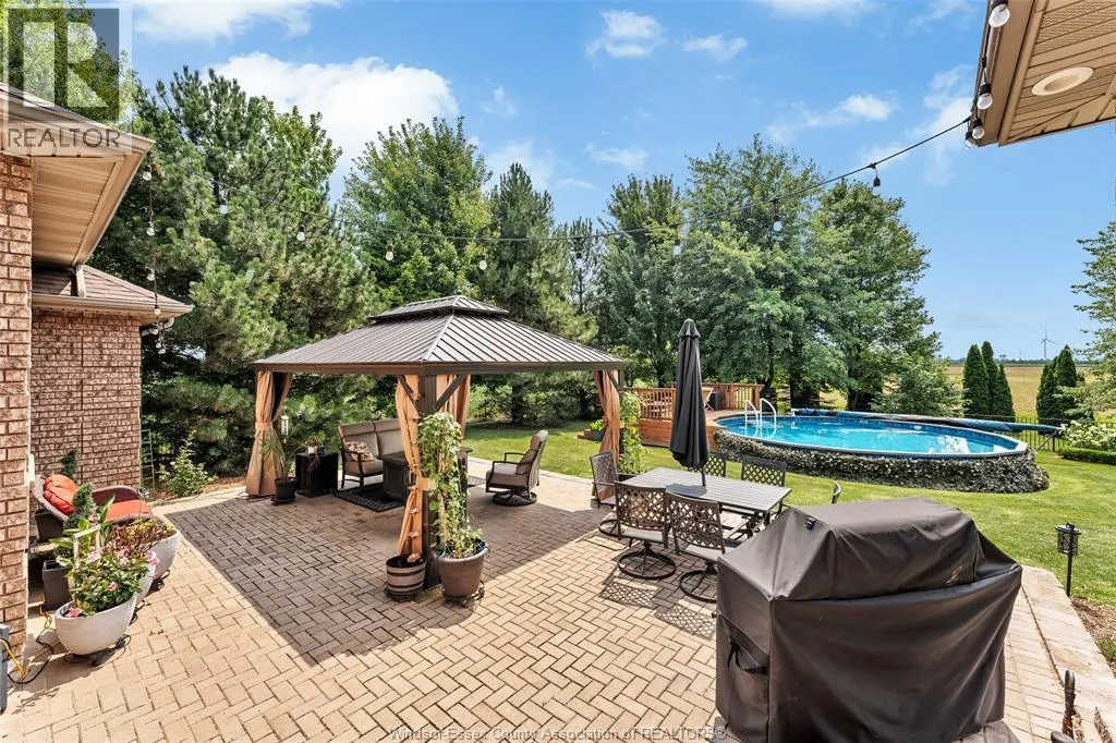 2207 SOUTH MIDDLE ROAD