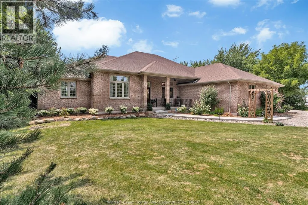 2207 SOUTH MIDDLE ROAD