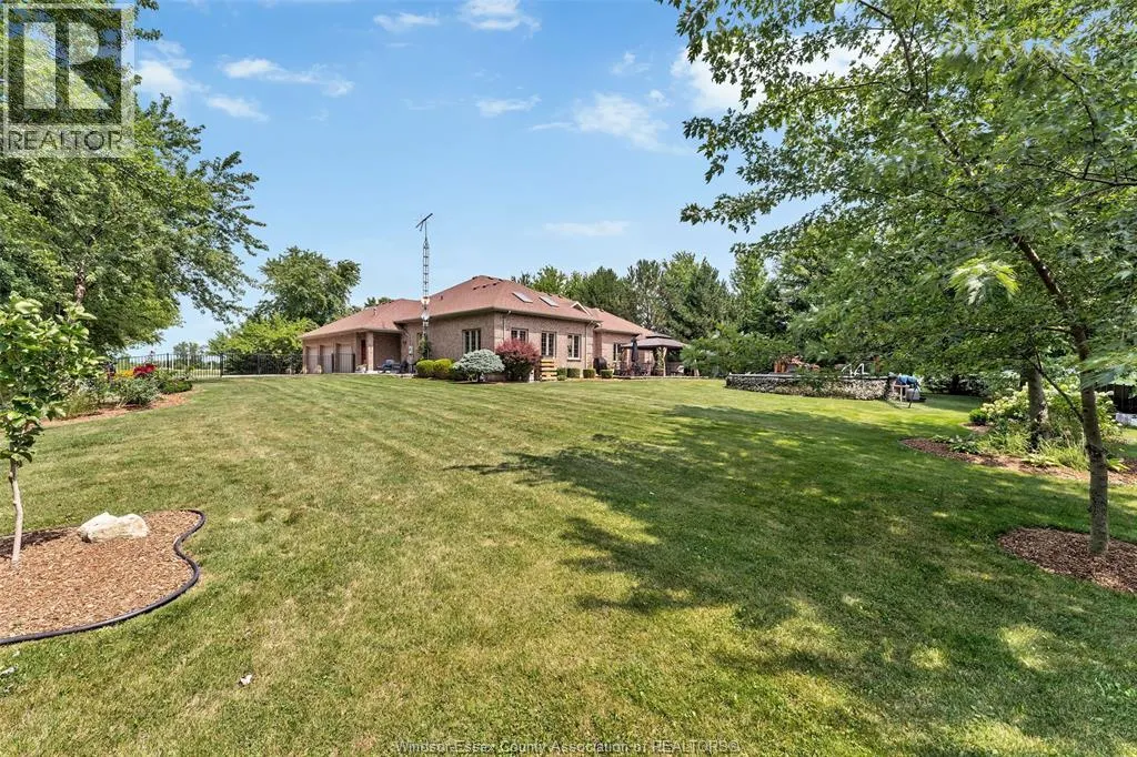 2207 SOUTH MIDDLE ROAD