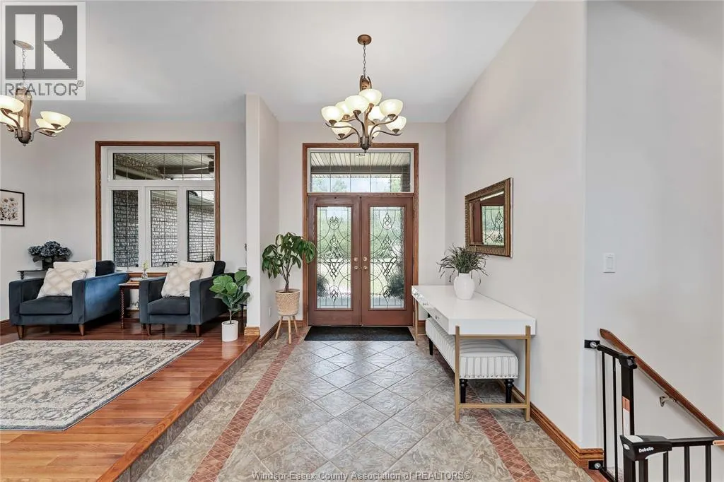 2207 SOUTH MIDDLE ROAD
