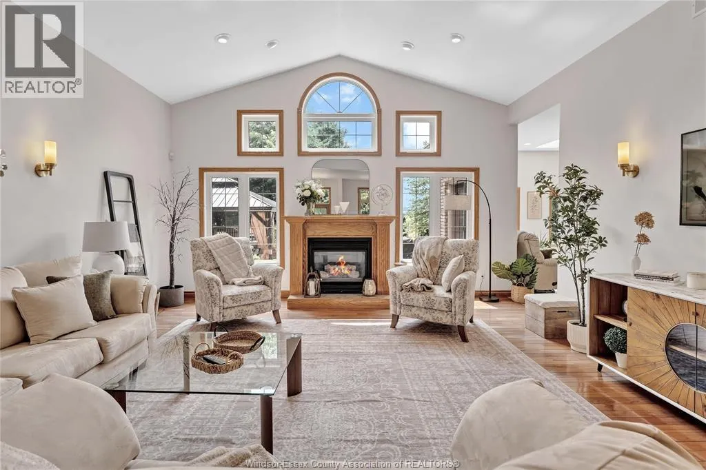 2207 SOUTH MIDDLE ROAD