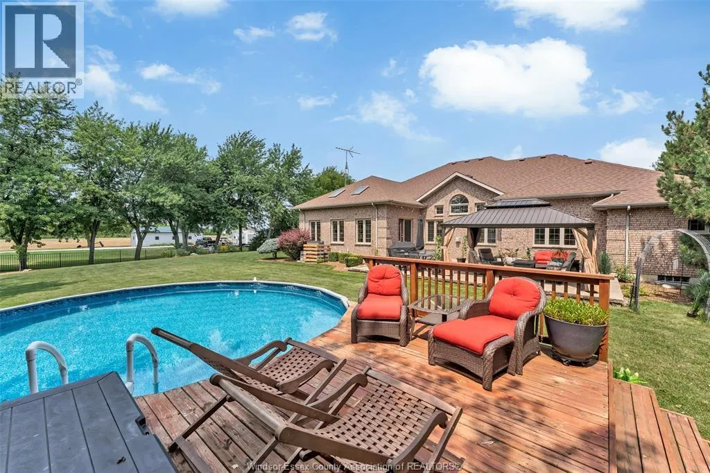2207 SOUTH MIDDLE ROAD