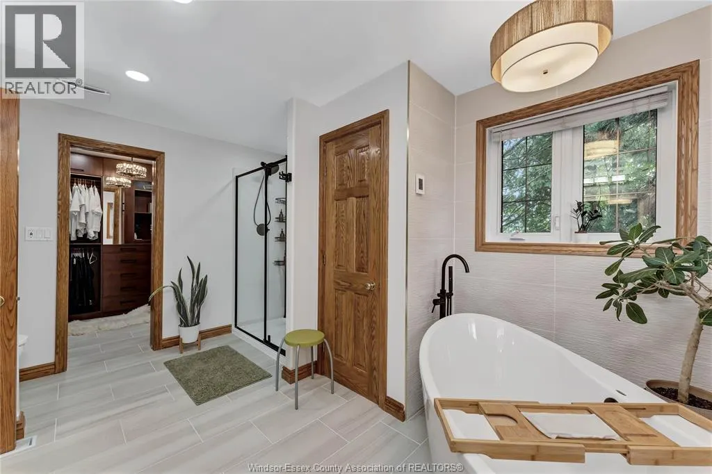 2207 SOUTH MIDDLE ROAD