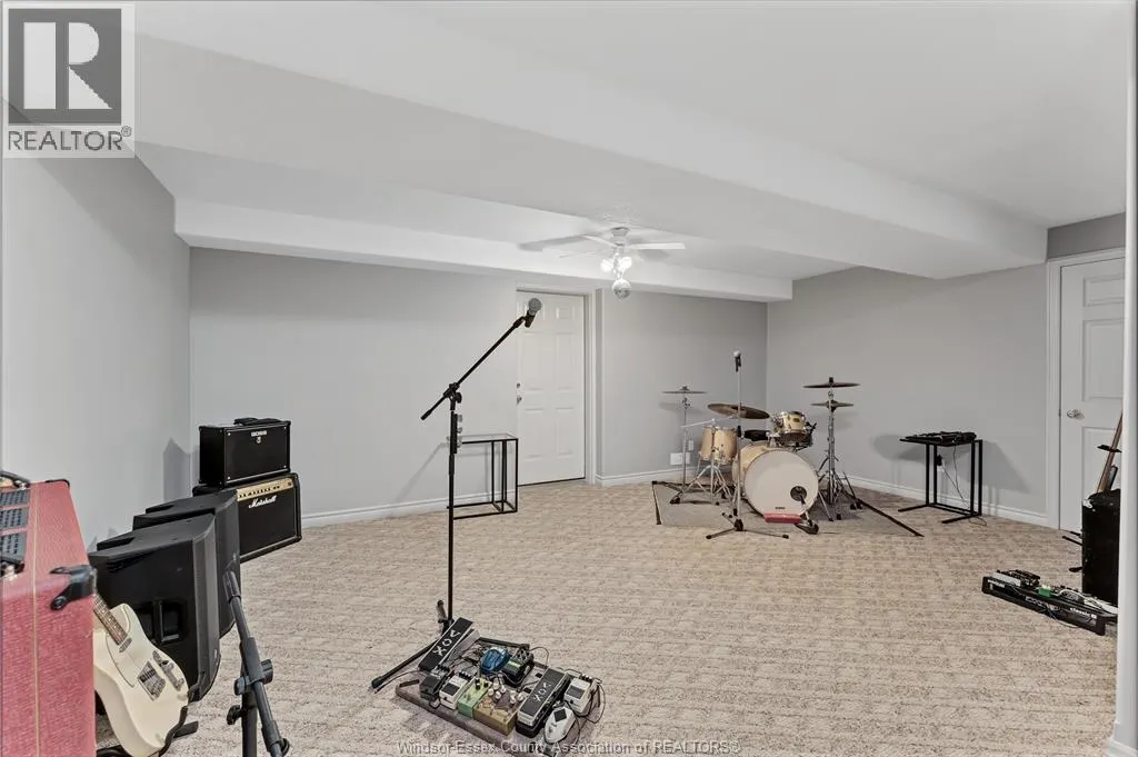 2207 SOUTH MIDDLE ROAD