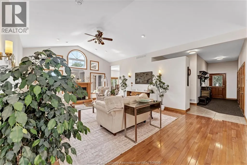 2207 SOUTH MIDDLE ROAD
