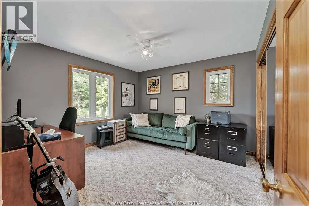 2207 SOUTH MIDDLE ROAD