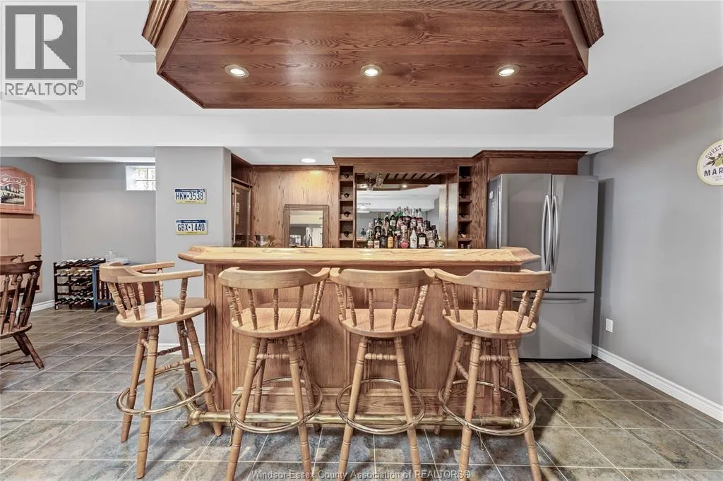 2207 SOUTH MIDDLE ROAD