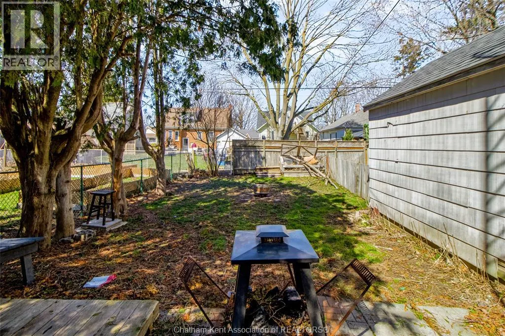 35 Alexandra AVENUE
