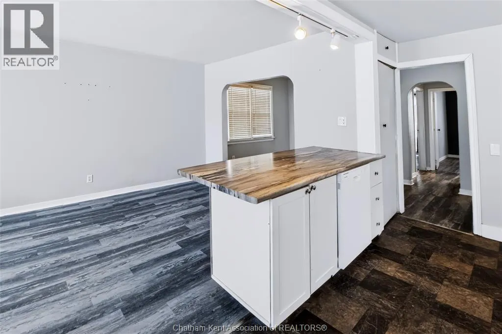 35 Alexandra AVENUE