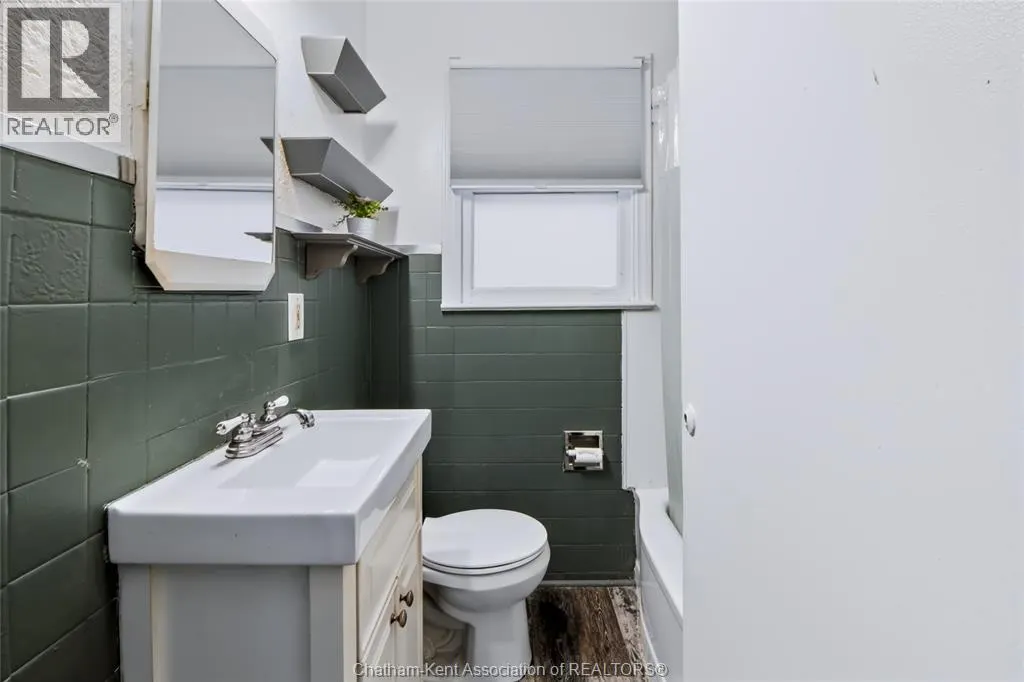 35 Alexandra AVENUE