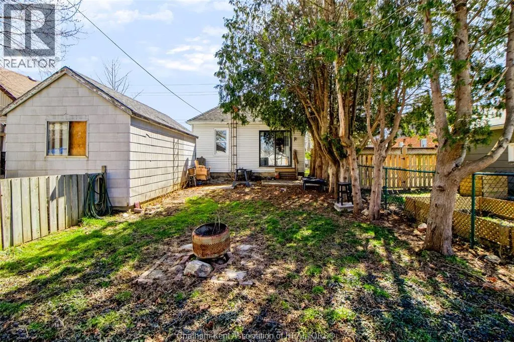 35 Alexandra AVENUE