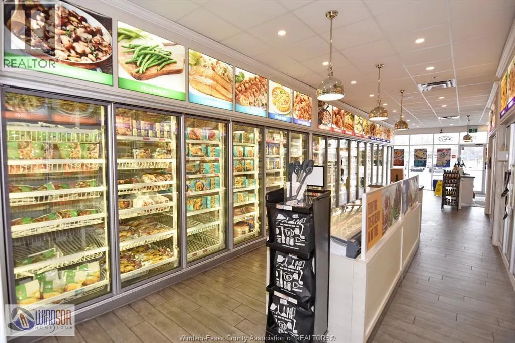 5841 MALDEN - MALDEN CENTRE PLAZA