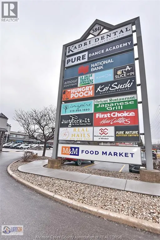 5841 MALDEN - MALDEN CENTRE PLAZA