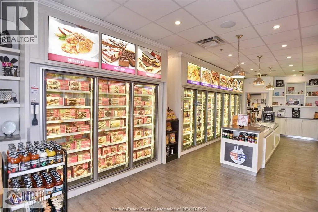 5841 MALDEN - MALDEN CENTRE PLAZA