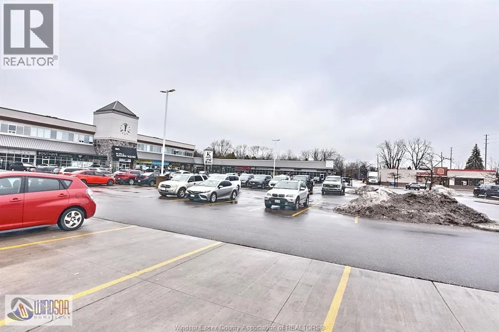 5841 MALDEN - MALDEN CENTRE PLAZA