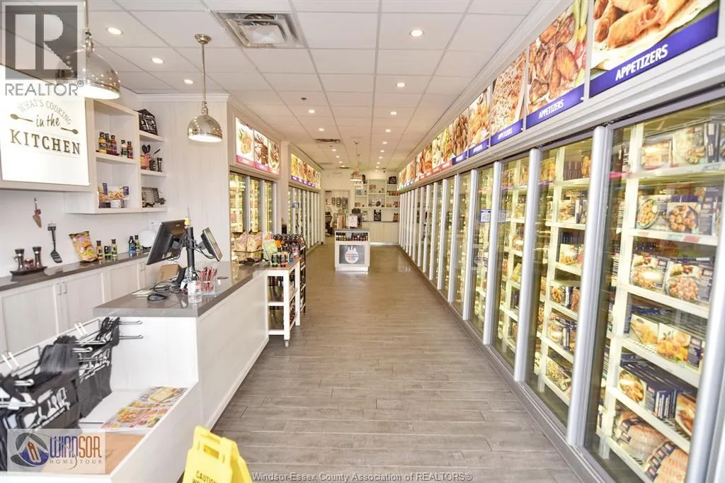 5841 MALDEN - MALDEN CENTRE PLAZA