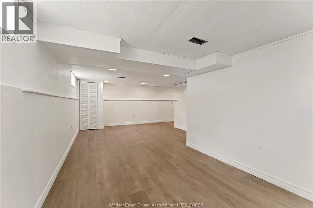 3672 MORRIS DRIVE