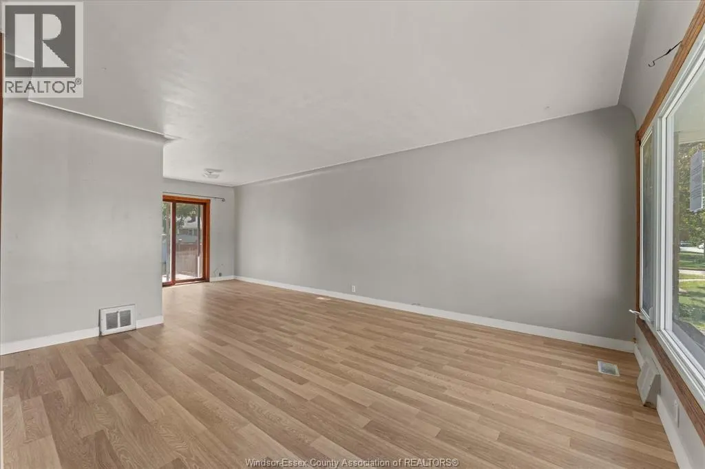 3672 MORRIS DRIVE