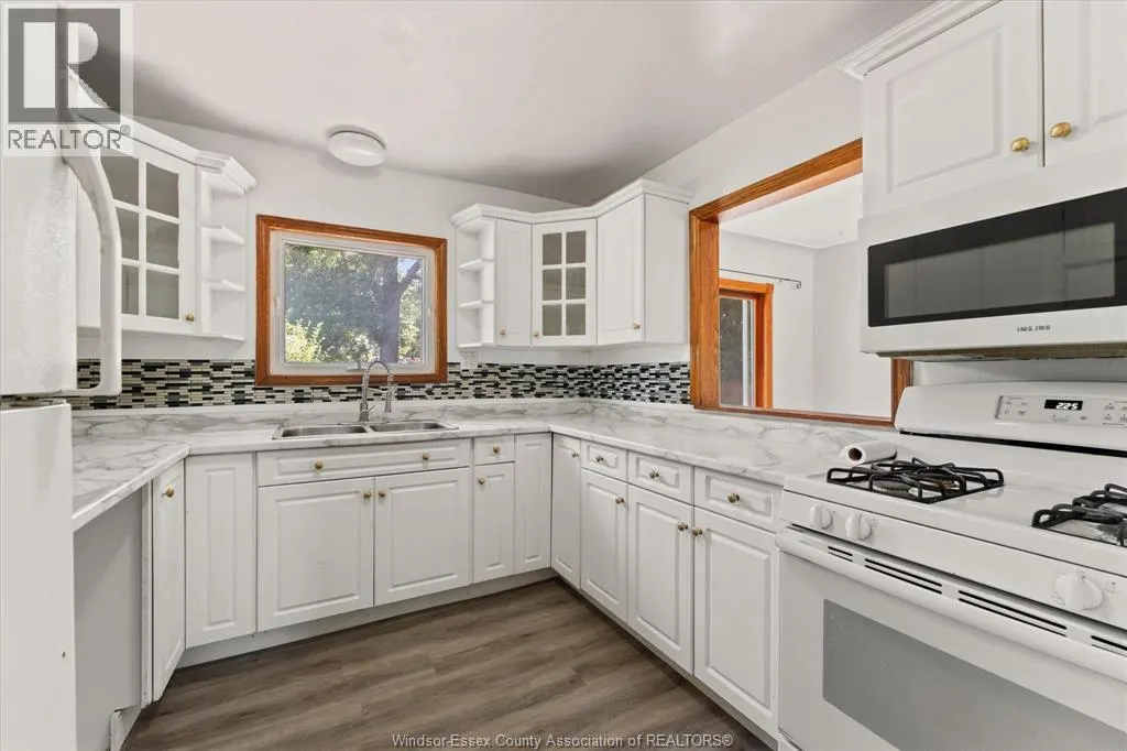 3672 MORRIS DRIVE
