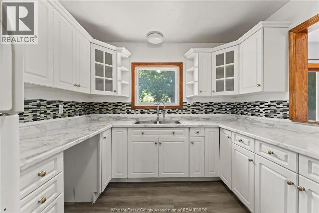 3672 MORRIS DRIVE