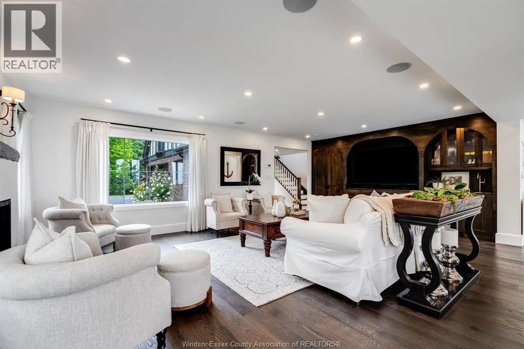 24 Bayshore