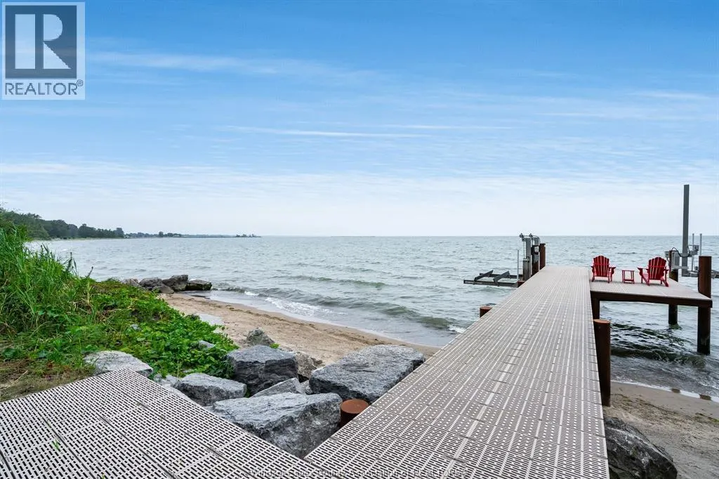 24 Bayshore