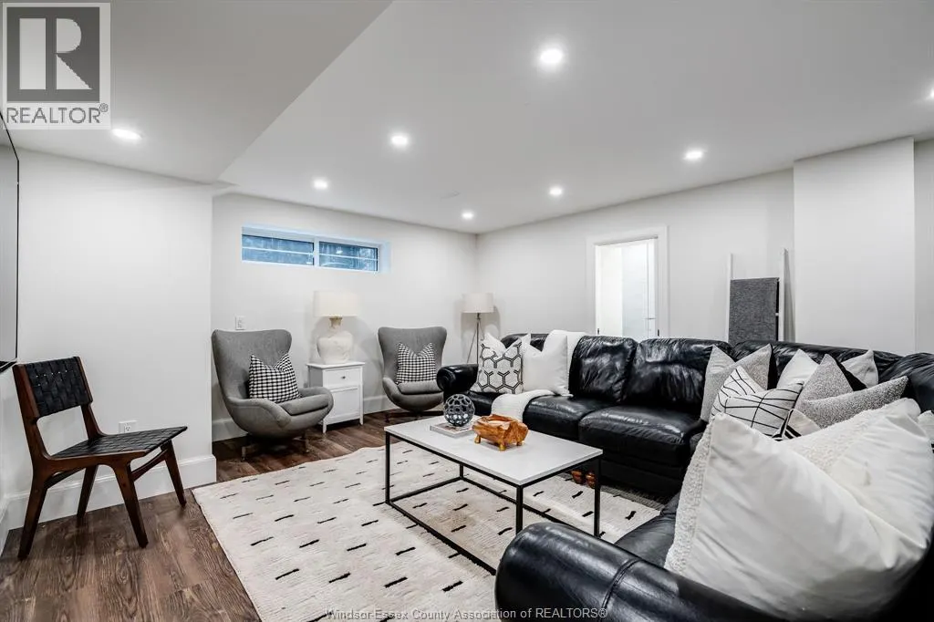 24 Bayshore