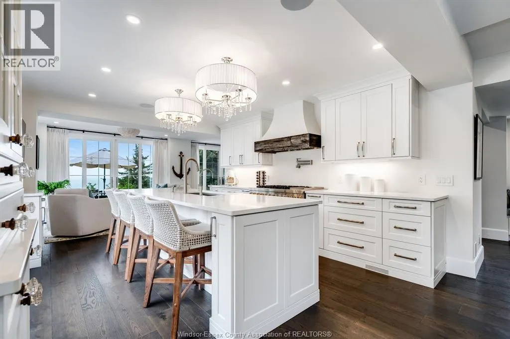 24 Bayshore