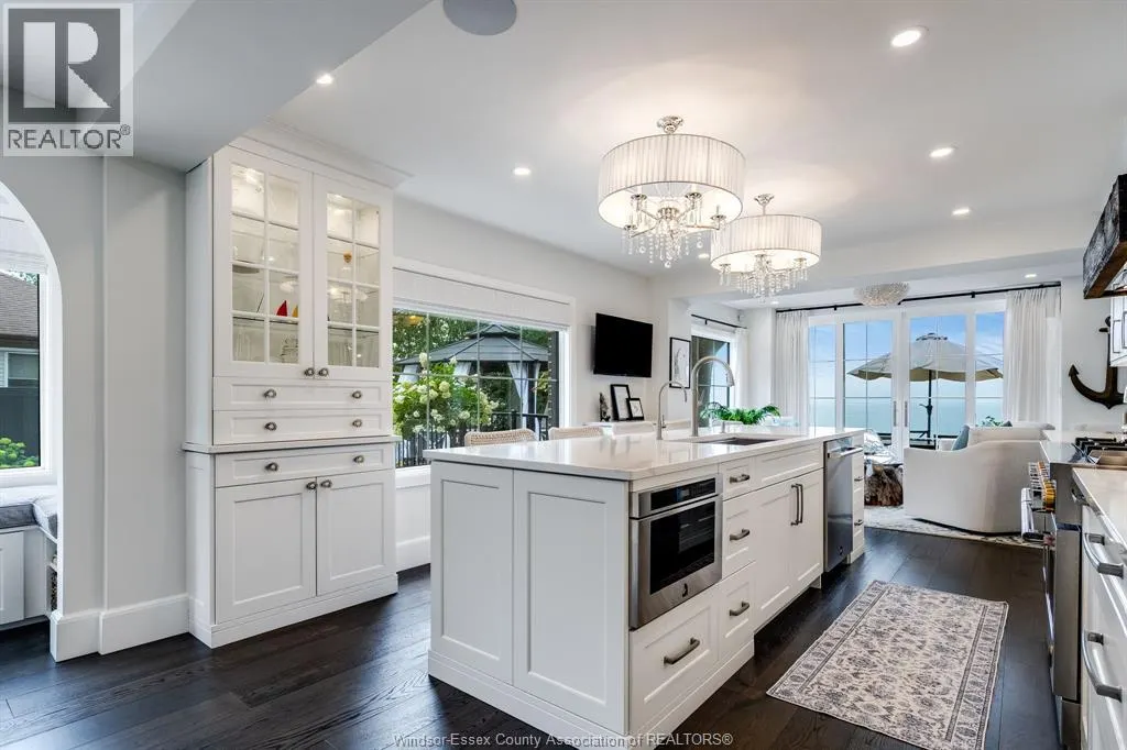 24 Bayshore