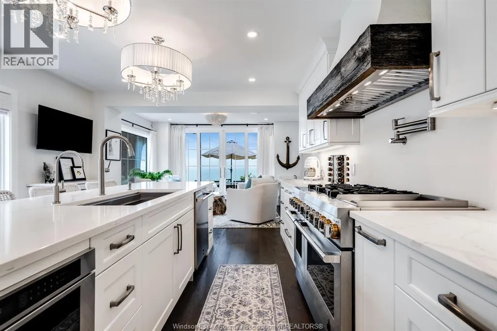 24 Bayshore