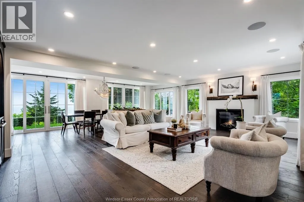 24 Bayshore
