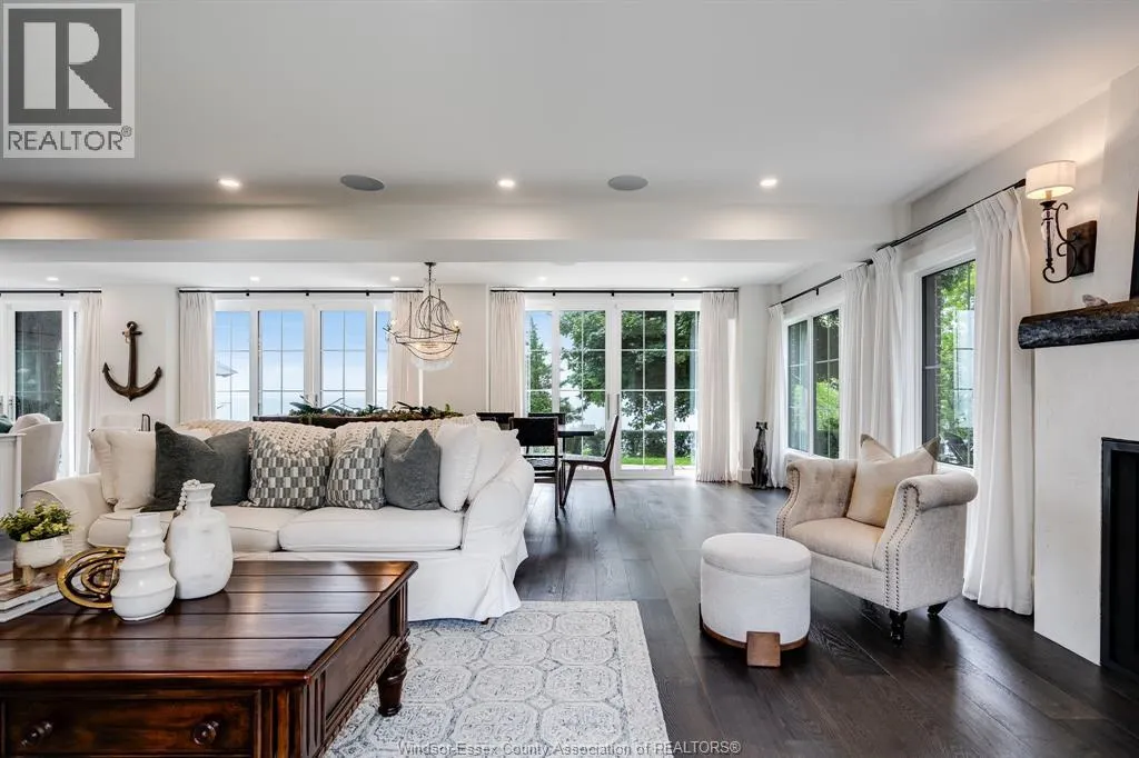 24 Bayshore
