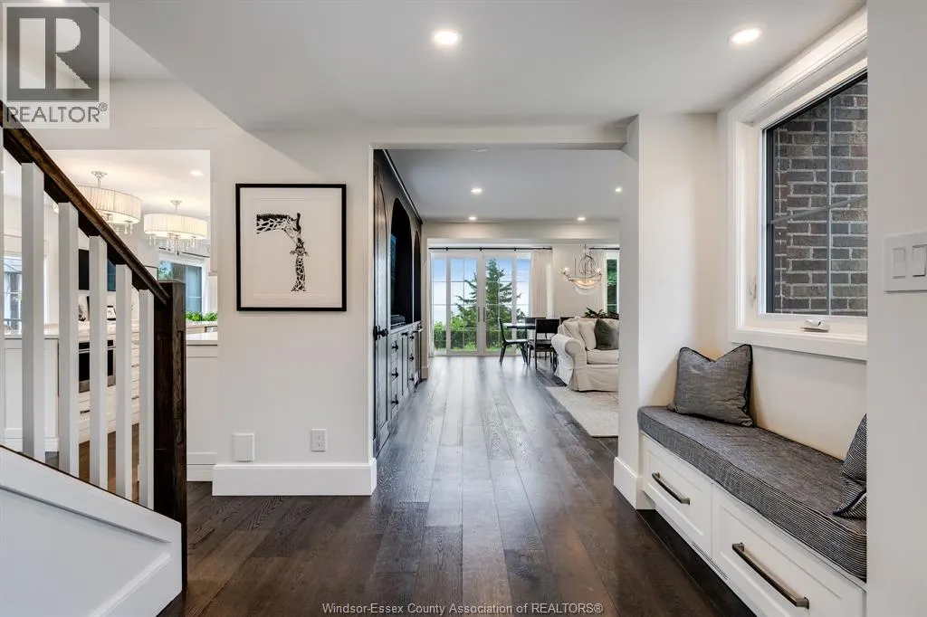 24 Bayshore