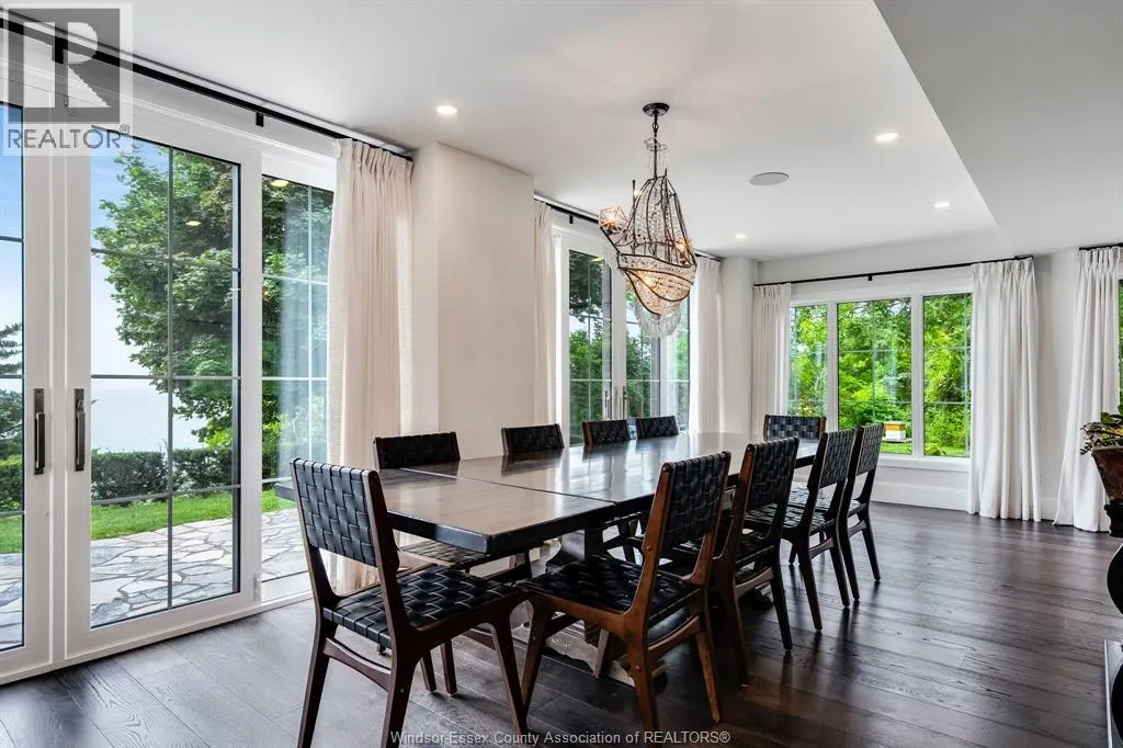 24 Bayshore