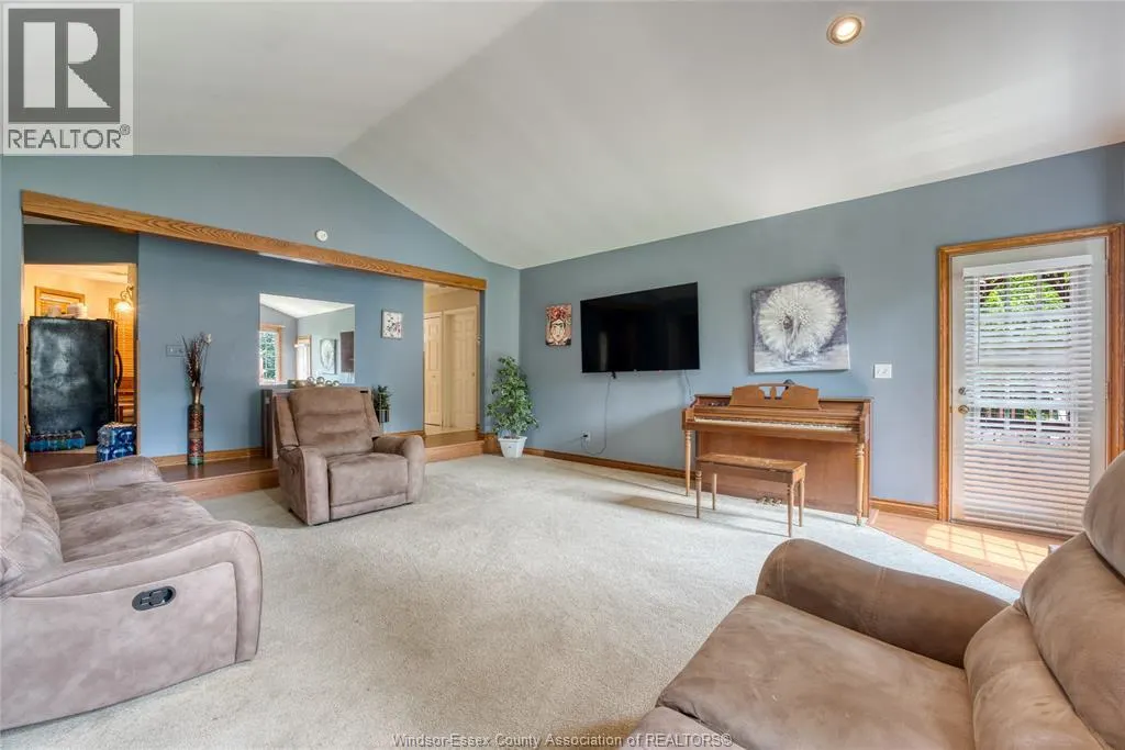 54 SHAWNEE COURT