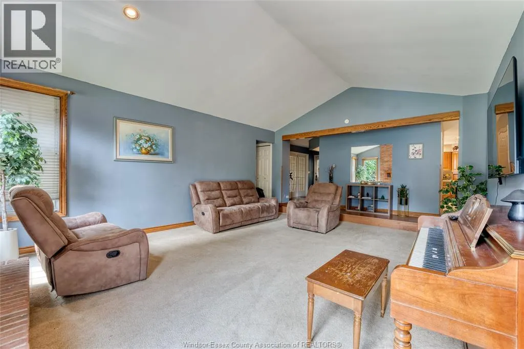 54 SHAWNEE COURT