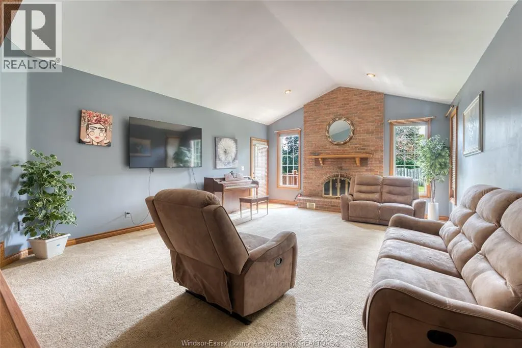 54 SHAWNEE COURT