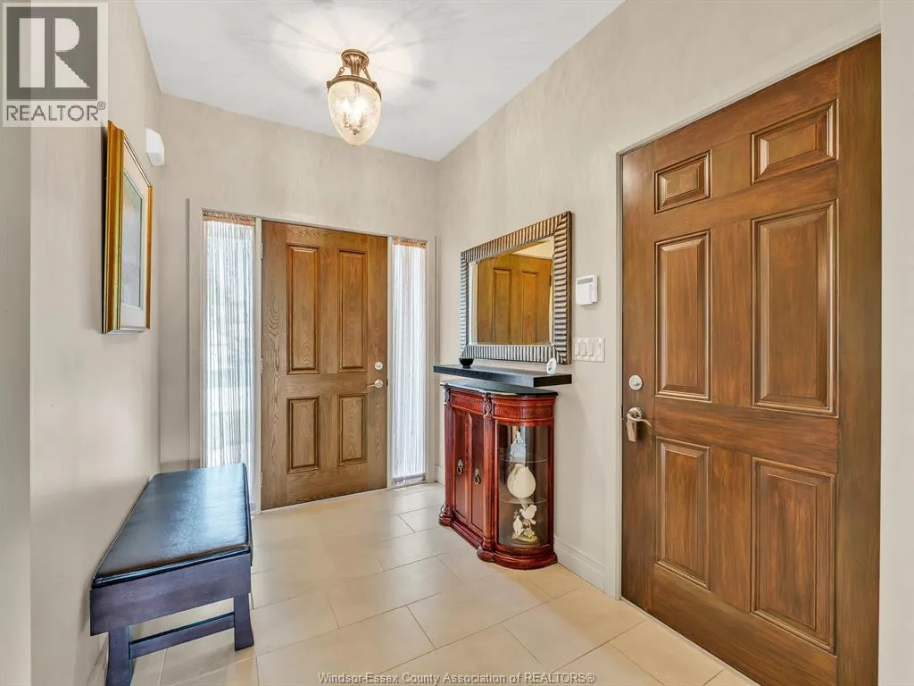 58 FAIRWAY CRESCENT